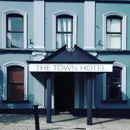 The Town Hotel 2*