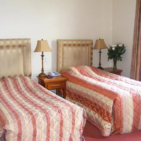 The Town Hotel 2*